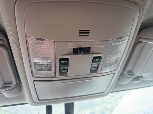 Used 2016 Toyota RAV4 XLE image 22