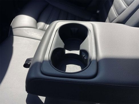 Used 2022 Ford Edge SEL w/ Convenience Package image 11