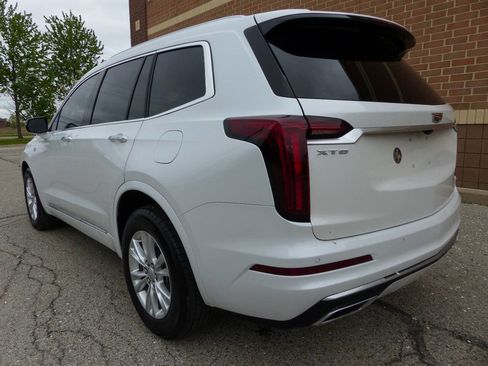 Used 2024 Cadillac XT6 Luxury w/ LPO, Floor Liner Package FWD image 7