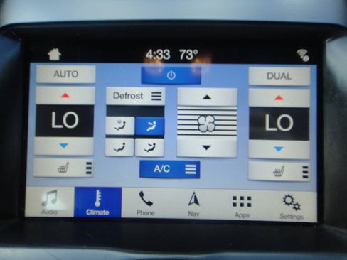 Used 2017 Ford Taurus SEL w/ Equipment Group 201A FWD image 11
