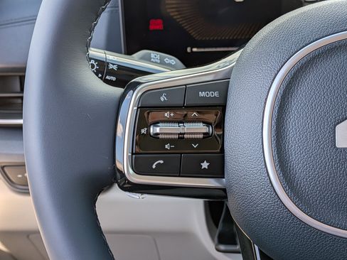 New 2026 Kia Carnival EX image 28