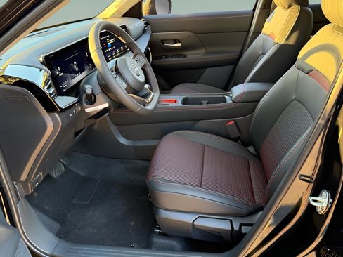 New 2026 Nissan Kicks SR FWD image 17