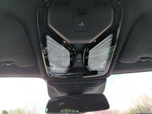 Used 2026 BMW X5 M Competition w/ Executive Package image 34