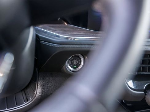 Used 2025 Chevrolet Tahoe Z71 w/ Comfort Package image 18