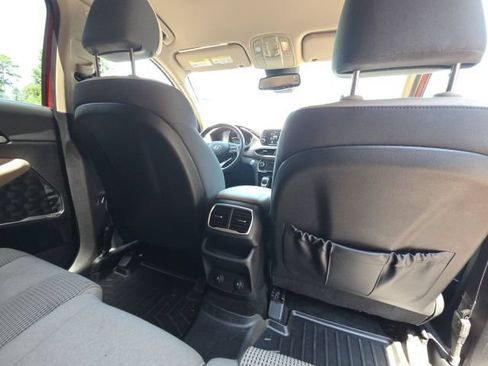 Used 2019 Hyundai Santa Fe SEL FWD image 17