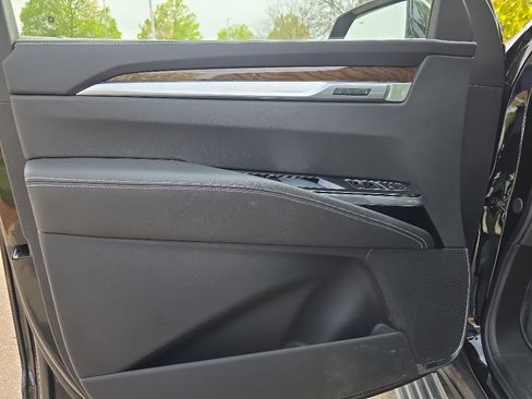 Certified 2026 Cadillac Escalade ESV Platinum Sport AWD/4WD image 10