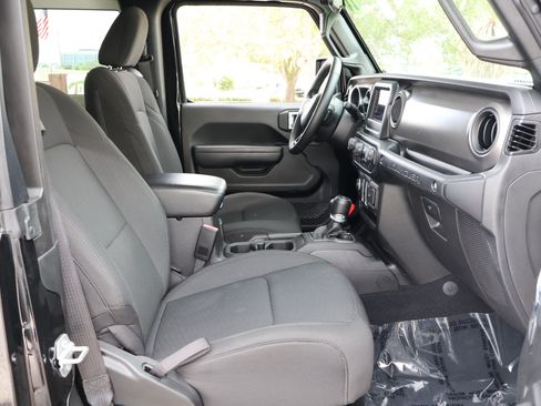 Used 2022 Jeep Wrangler Sport AWD/4WD image 17
