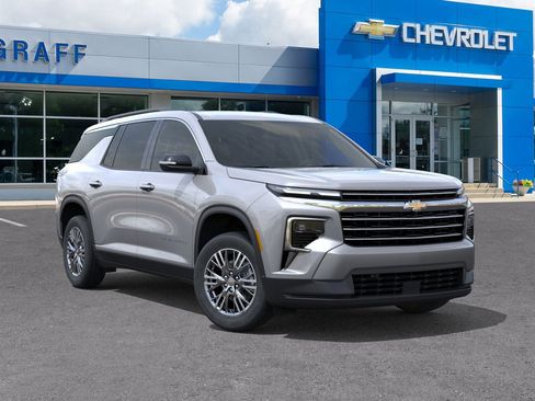 New 2026 Chevrolet Traverse LT w/ Driver Confidence Package image 7