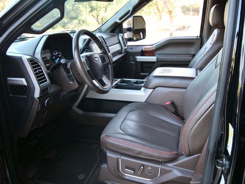 Used 2017 Ford F250 King Ranch w/ FX4 Off-Road Package AWD/4WD image 21