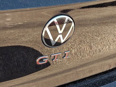 Used 2022 Volkswagen GTI Autobahn FWD image 29