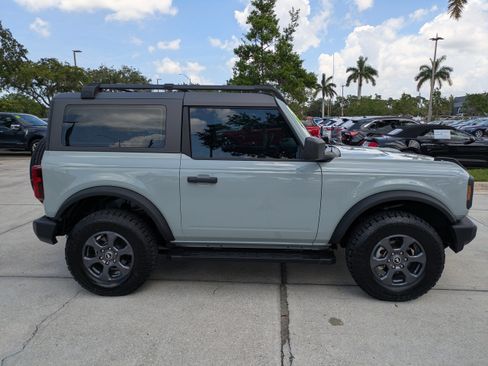 Certified 2023 Ford Bronco 2-Door AWD/4WD image 3