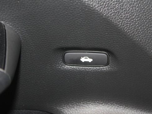 Used 2023 Honda Civic Touring image 10