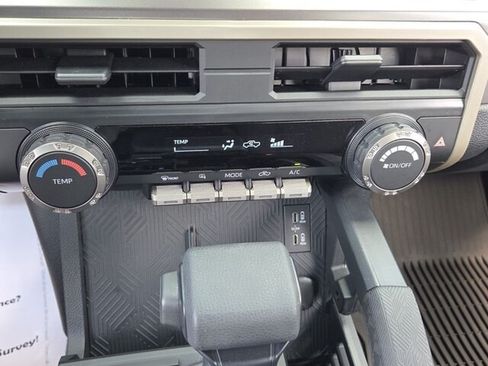 Used 2025 Toyota Tacoma SR5 AWD/4WD image 22