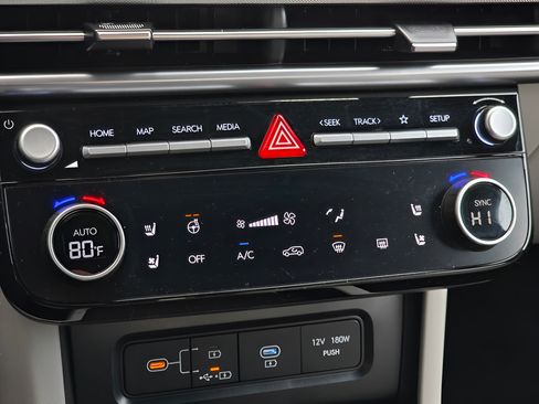 Used 2025 Hyundai Tucson Limited FWD image 33