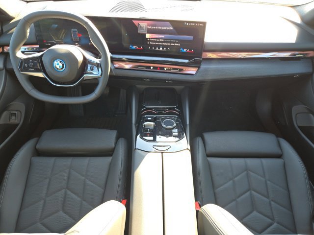 Used 2025 BMW i5 xDrive40 AWD/4WD image 13