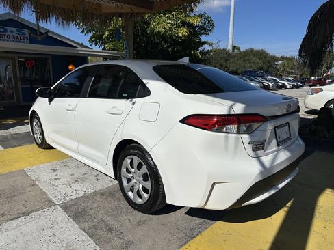 Used 2020 Toyota Corolla LE FWD image 7