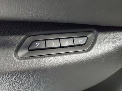 Used 2015 Cadillac Escalade Luxury image 11