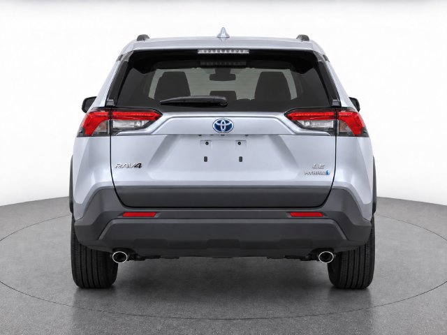 Used 2023 Toyota RAV4 LE AWD/4WD image 4