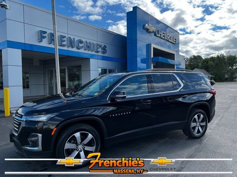 Used 2023 Chevrolet Traverse LT w/ LT Premium Package AWD/4WD image 1