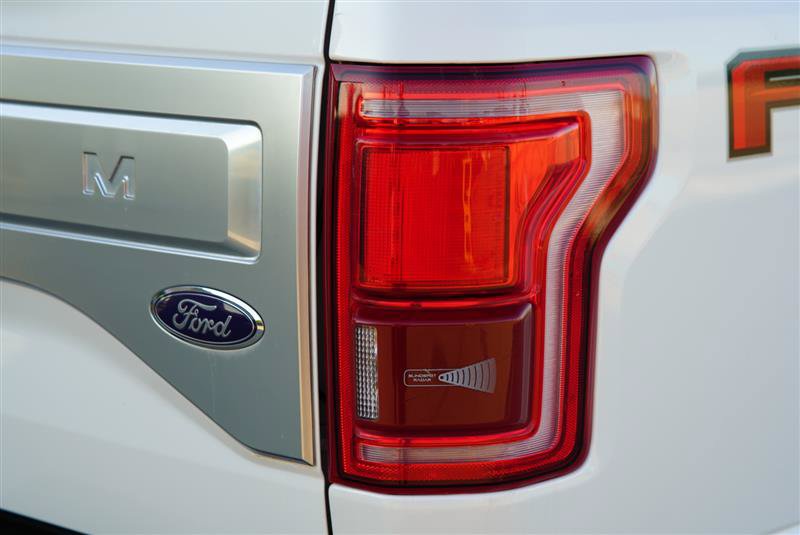 Used 2015 Ford F150 Platinum w/ Equipment Group 701A Luxury AWD/4WD image 32
