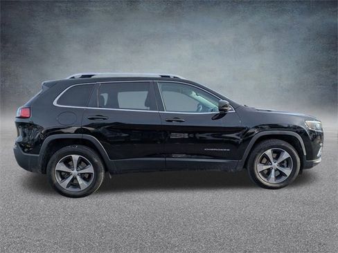 Certified 2019 Jeep Cherokee Limited w/ Luxury Group image 3