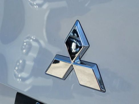 New 2026 Mitsubishi Outlander SE FWD image 8