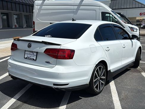 Used 2018 Volkswagen Jetta GLI FWD image 3