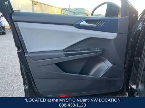 Certified 2022 Volkswagen Taos SE image 30