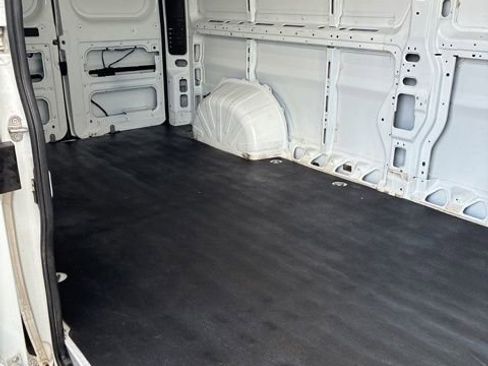 Used 2024 RAM ProMaster 2500 w/ Convenience Group image 11