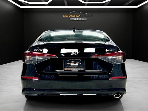 Used 2025 Honda Civic Sport image 4