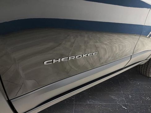 Used 2021 Jeep Cherokee Trailhawk w/ Trailer Tow Group image 34