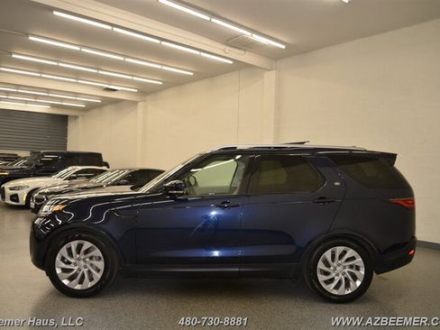 Used 2022 Land Rover Discovery S image 4