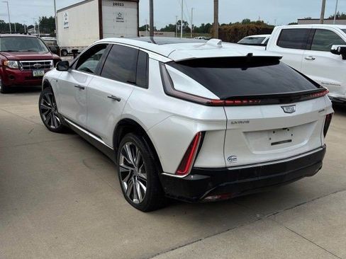 Certified 2024 Cadillac Lyriq Luxury AWD/4WD image 2