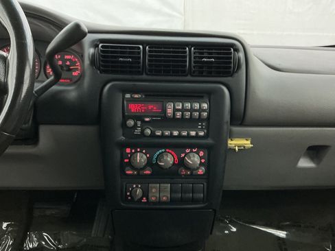 Used 2005 Pontiac Montana Extended w/ Convenience Package #1 FWD image 23