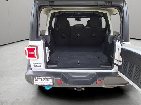 Used 2025 Jeep Wrangler Unlimited Rubicon 4xe w/ Safety Group AWD/4WD image 12