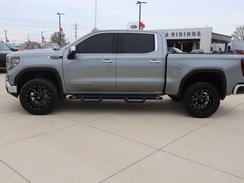 Used 2024 GMC Sierra 1500 SLT w/ SLT Convenience Package image 8