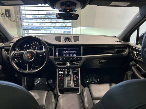 Used 2023 Porsche Macan S AWD/4WD image 32