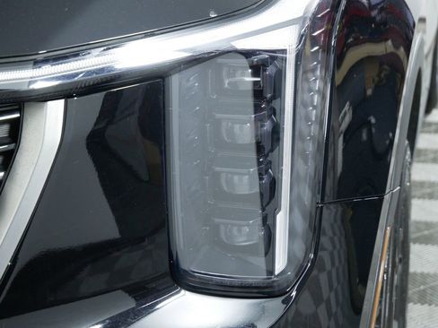 Certified 2025 Kia Sorento S image 11