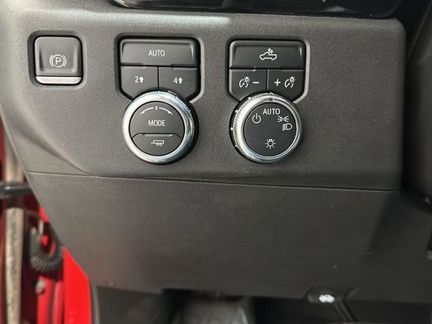 Used 2022 GMC Sierra 1500 SLE image 18