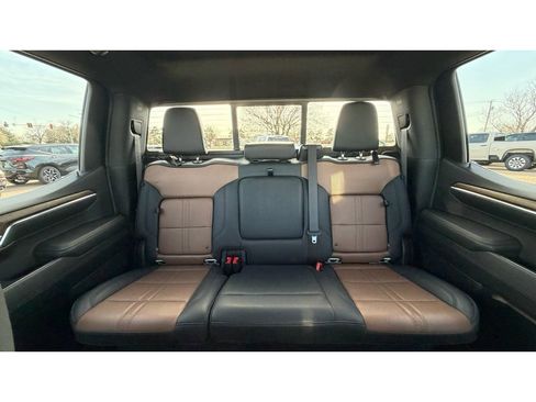 Certified 2023 Chevrolet Silverado 1500 High Country w/ Z71 Off-Road Package image 15