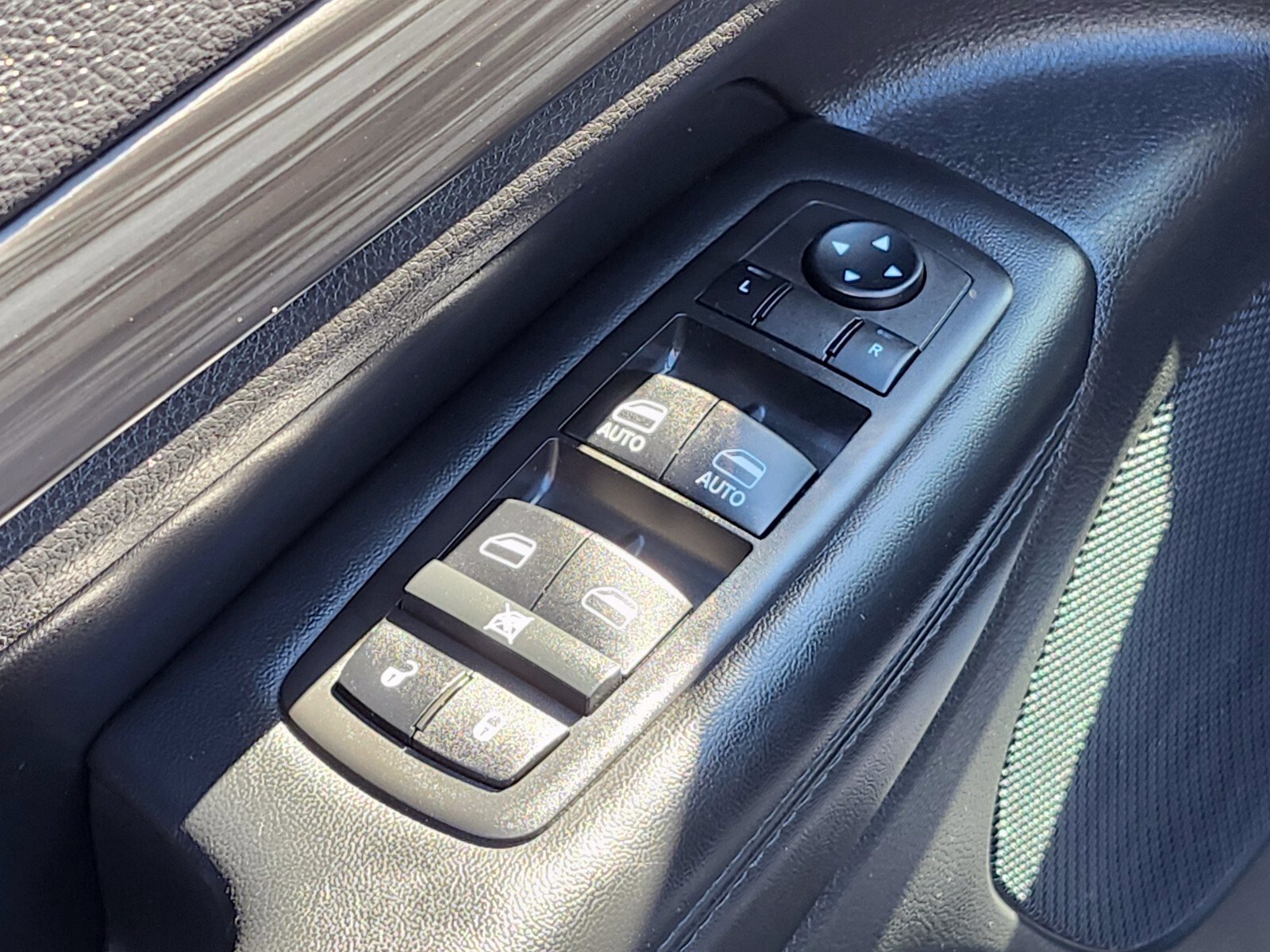 Used 2021 Jeep Grand Cherokee Laredo X AWD/4WD image 16