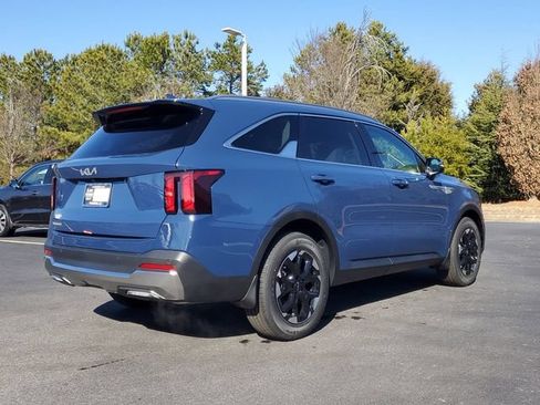 Certified 2025 Kia Sorento S w/ Panoramic Sunroof Package FWD image 3