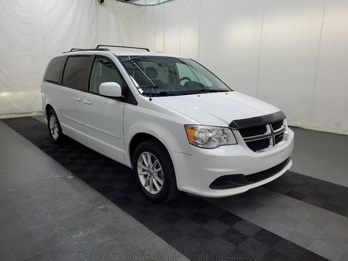 Used 2015 Dodge Grand Caravan SXT FWD image 13
