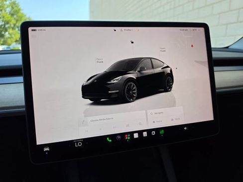 Used 2023 Tesla Model Y Long Range AWD/4WD image 34