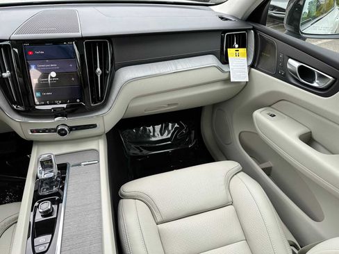 New 2025 Volvo XC60 B5 Ultra w/ Protection Package Premier image 18