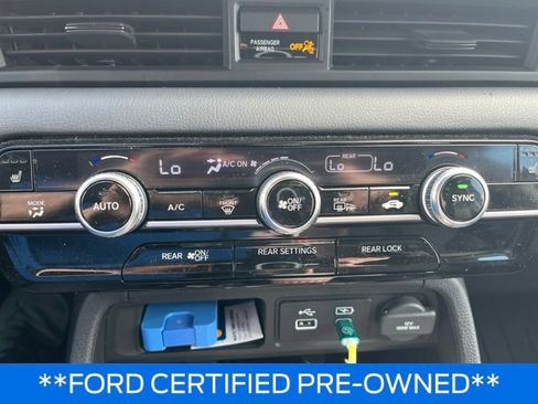 Used 2024 Honda Pilot Touring image 16