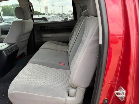 Used 2013 Toyota Tundra 4x4 CrewMax w/ SR5 Pkg image 8
