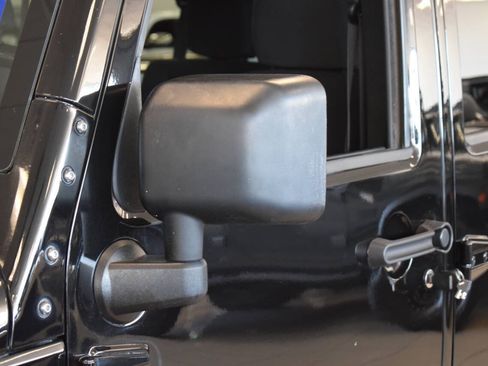 Used 2018 Jeep Wrangler Unlimited Sport S AWD/4WD image 38