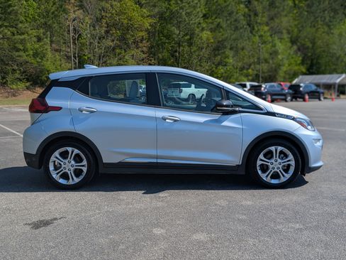 Used 2017 Chevrolet Bolt LT image 10