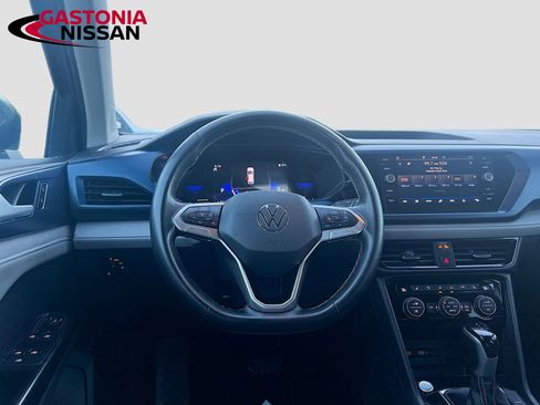 Used 2024 Volkswagen Taos SE image 29